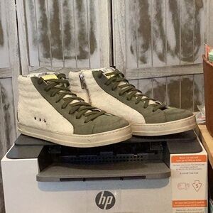 P448 like new sz. 39 Sherpa & leather sneakers